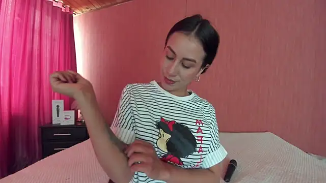 EmiGomez  online show from March 5, 2025, 7:49 pm