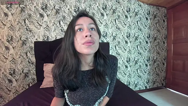 EmiGomez  online show from March 13, 2025, 8:11 pm