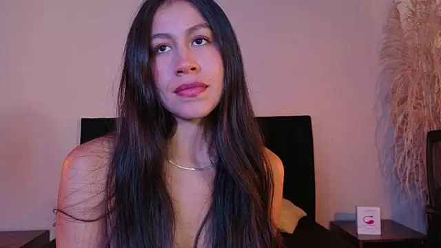 EmiGomez  online show from March 10, 2026, 1:27 pm