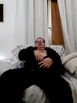 bluangelo online show from March 8, 2025, 6:47 pm