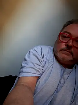 bluangelo online show from April 15, 2026, 12:23 pm