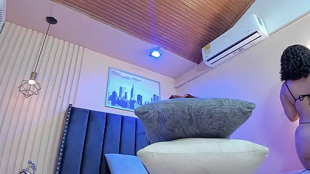 viiolett lee online show from January 11, 2026, 8:25 pm