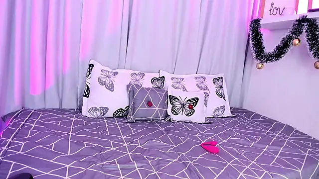 susyy7 online show from December 16, 2025, 7:41 pm