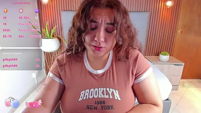 nadine russo online show from December 28, 2024, 3:37 pm