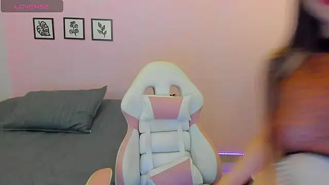 Snapshot of sophie_pazz chatting on June 19, 2026, 10:13 pm sophie pazz online show from June 19, 2026, 10:13 pm