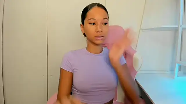 Snapshot of cedaya444 chatting on December 27, 2024, 1:43 am cedaya444 online show from December 27, 2024, 1:43 am