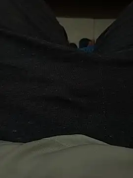 Snapshot of beautiful_hands_ chatting on November 13, 2025, 6:45 am beautiful hands online show from November 13, 2025, 6:45 am