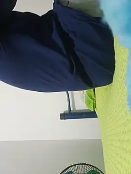 beautiful hands  online show from March 14, 2026, 12:06 am