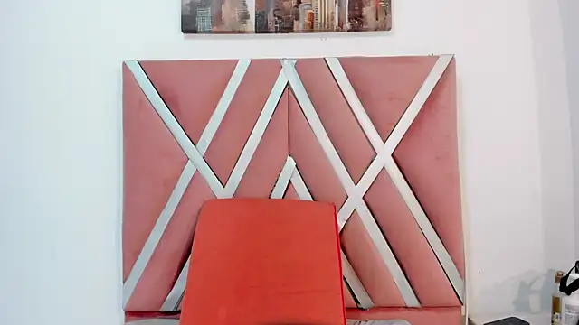  miaquevedo  online show from April 8, 2026, 4:07 pm