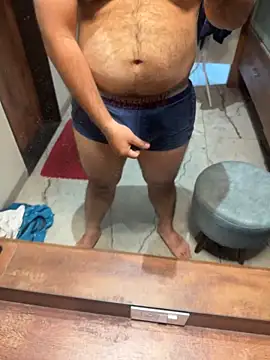 versatile guy01 online show from November 19, 2025, 2:55 am