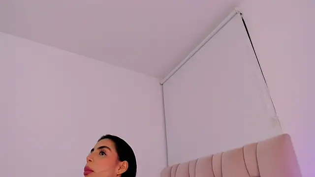 Snapshot of ZarianaEvanz chatting on April 22, 2026, 11:06 pm ZarianaEvanz online show from April 22, 2026, 11:06 pm