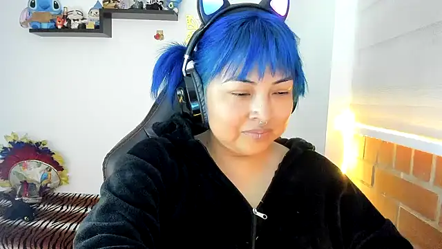 Shaddycute  online show from October 22, 2025, 3:01 pm