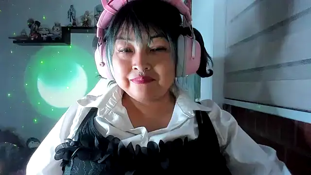 Snapshot of Shaddycute_ chatting on June 21, 2026, 1:30 am Shaddycute online show from June 21, 2026, 1:30 am