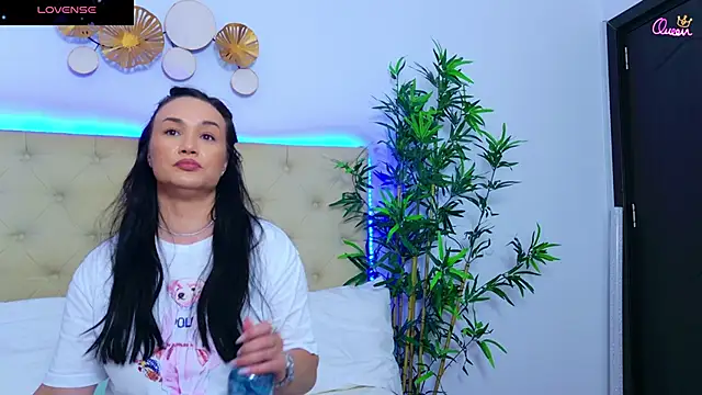 Snapshot of DaliyaArabian chatting on June 17, 2026, 12:07 pm DaliyaArabian online show from June 17, 2026, 12:07 pm