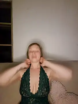 katiestevens online show from October 4, 2025, 8:40 pm