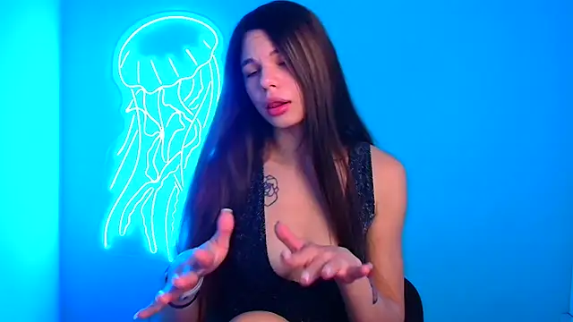 Snapshot of Hanna_Way chatting on December 12, 2024, 9:30 am Hanna Way online show from December 12, 2024, 9:30 am