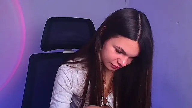 Snapshot of Hanna_Way chatting on January 8, 2025, 6:31 am Hanna Way online show from January 8, 2025, 6:31 am