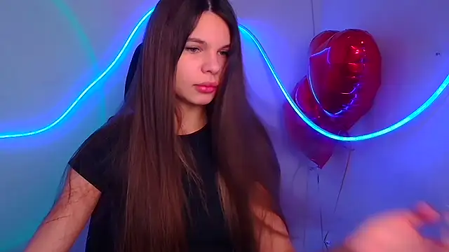 Snapshot of Hanna_Way chatting on February 18, 2025, 7:10 am Hanna Way online show from February 18, 2025, 7:10 am