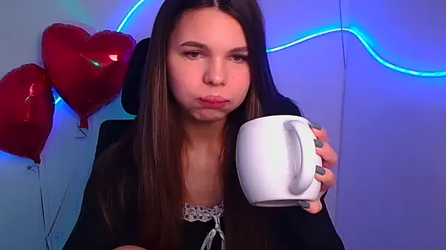 Snapshot of Hanna_Way chatting on February 23, 2025, 7:11 am Hanna Way online show from February 23, 2025, 7:11 am