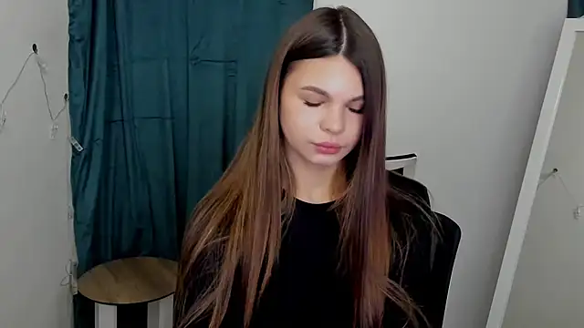 Snapshot of Hanna_Way chatting on March 19, 2025, 7:29 am Hanna Way online show from March 19, 2025, 7:29 am