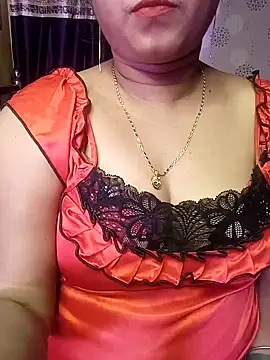 Snapshot of ella_mariya chatting on December 8, 2024, 4:50 pm ella mariya online show from December 8, 2024, 4:50 pm