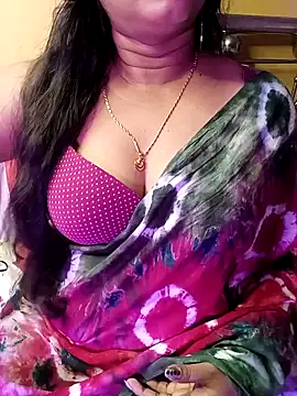 Snapshot of ella_mariya chatting on December 12, 2024, 5:04 pm ella mariya online show from December 12, 2024, 5:04 pm