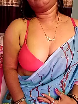 Snapshot of ella_mariya chatting on February 18, 2025, 6:04 am ella mariya online show from February 18, 2025, 6:04 am