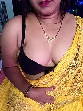 Snapshot of ella_mariya chatting on February 20, 2025, 5:18 pm ella mariya online show from February 20, 2025, 5:18 pm