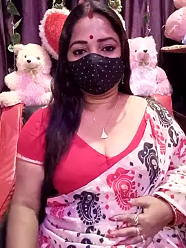 Snapshot of ella_mariya chatting on May 21, 2026, 6:48 pm ella mariya online show from May 21, 2026, 6:48 pm