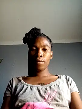 hoittytoittyxx online show from October 27, 2025, 4:11 pm