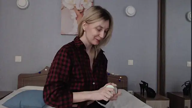 Snapshot of AvelinaLeoni chatting on December 26, 2024, 6:30 am AvelinaLeoni online show from December 26, 2024, 6:30 am