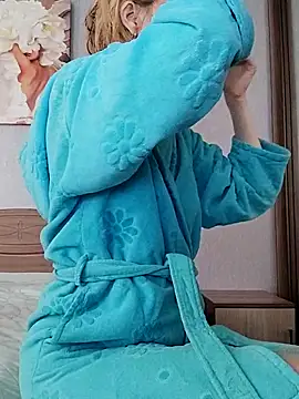 Snapshot of AvelinaLeoni chatting on March 19, 2025, 6:03 am AvelinaLeoni online show from March 19, 2025, 6:03 am