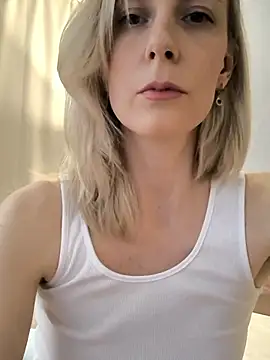 Snapshot of AvelinaLeoni chatting on March 2, 2026, 7:59 am AvelinaLeoni online show from March 2, 2026, 7:59 am