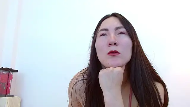 Snapshot of Elle_Lee_ chatting on May 27, 2026, 3:53 pm Elle Lee online show from May 27, 2026, 3:53 pm