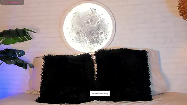 Snapshot of Elise_Diamond chatting on February 27, 2025, 1:27 am Elise Diamond online show from February 27, 2025, 1:27 am