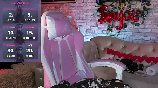 Snapshot of Alex_Howell chatting on February 13, 2025, 8:45 pm Alex Howell online show from February 13, 2025, 8:45 pm