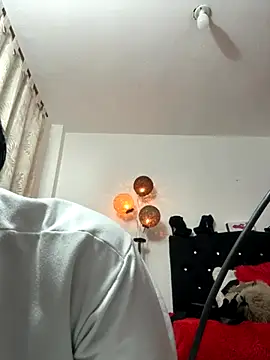 karenlennox1 online show from November 8, 2025, 1:39 am