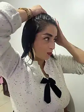 karenlennox1 online show from March 4, 2026, 12:05 am