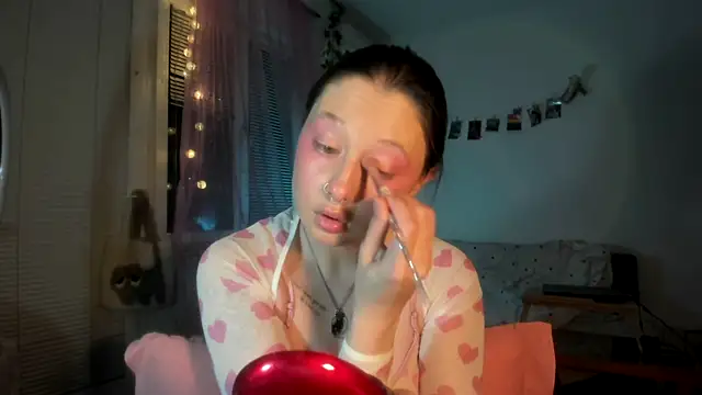 Jenny darling love online show from April 17, 2026, 6:11 pm