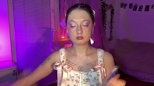 Jenny darling love online show from May 26, 2026, 6:37 pm