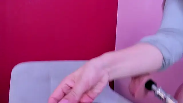 Kate bunny  online show from September 25, 2025, 11:47 am