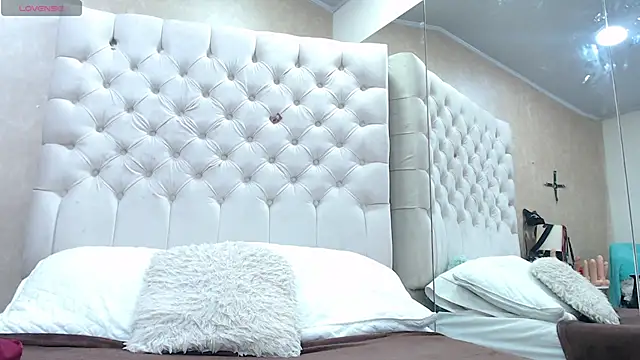 Snapshot of La_Crespa_x chatting on November 11, 2025, 12:49 pm La Crespa x online show from November 11, 2025, 12:49 pm