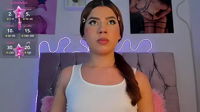 Ashley piinkk  online show from September 24, 2025, 12:41 pm