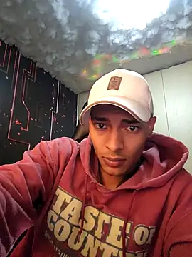 Snapshot of Jhonyblack_1 chatting on December 15, 2025, 7:07 pm Jhonyblack 1 online show from December 15, 2025, 7:07 pm