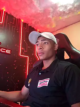 Snapshot of Jhonyblack_1 chatting on December 18, 2025, 4:13 pm Jhonyblack 1 online show from December 18, 2025, 4:13 pm