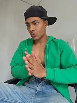 Jhonyblack 1 online show from May 26, 2026, 2:13 pm