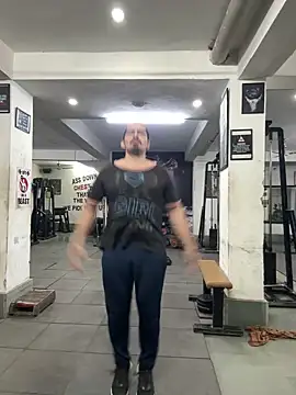 shivani0999 online show from January 15, 2026, 11:19 pm