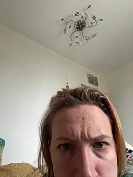 Snapshot of UmaTruewoman chatting on June 27, 2026, 5:34 am UmaTruewoman online show from June 27, 2026, 5:34 am