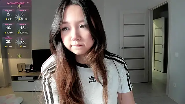 Fluffy Rose online show from February 19, 2026, 3:35 am