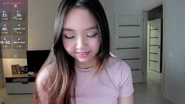 Fluffy Rose online show from March 7, 2026, 9:39 am